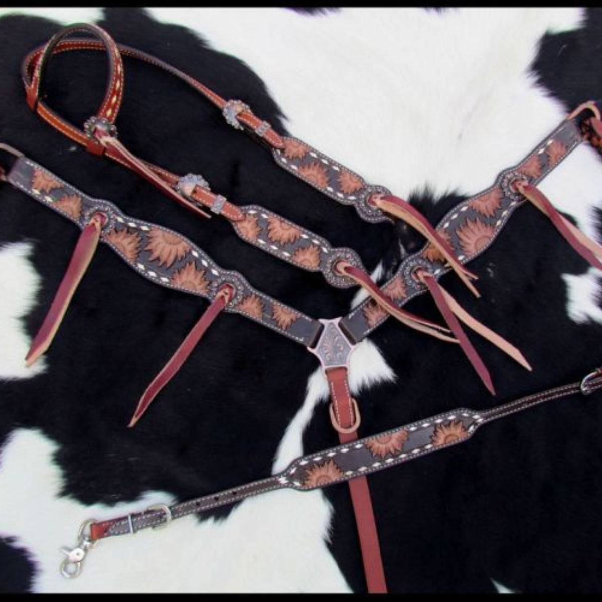 Showman ® Engraved Sunflower Leather Single Ear headstall and breastcollar set. - Double T Saddles