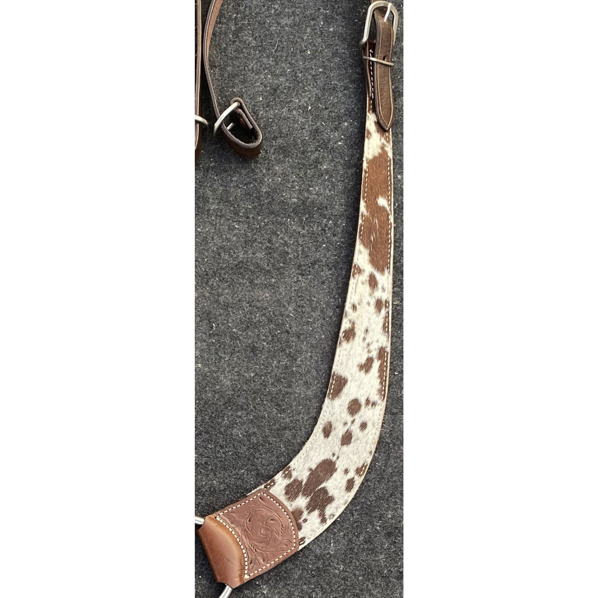 Showman ® Leather hair on cowhide pulling collar. - Double T Saddles